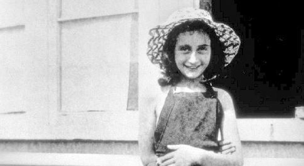 Sesso, bugie e barzellette l'Anna Frank segreta nelle pagine cancellate `