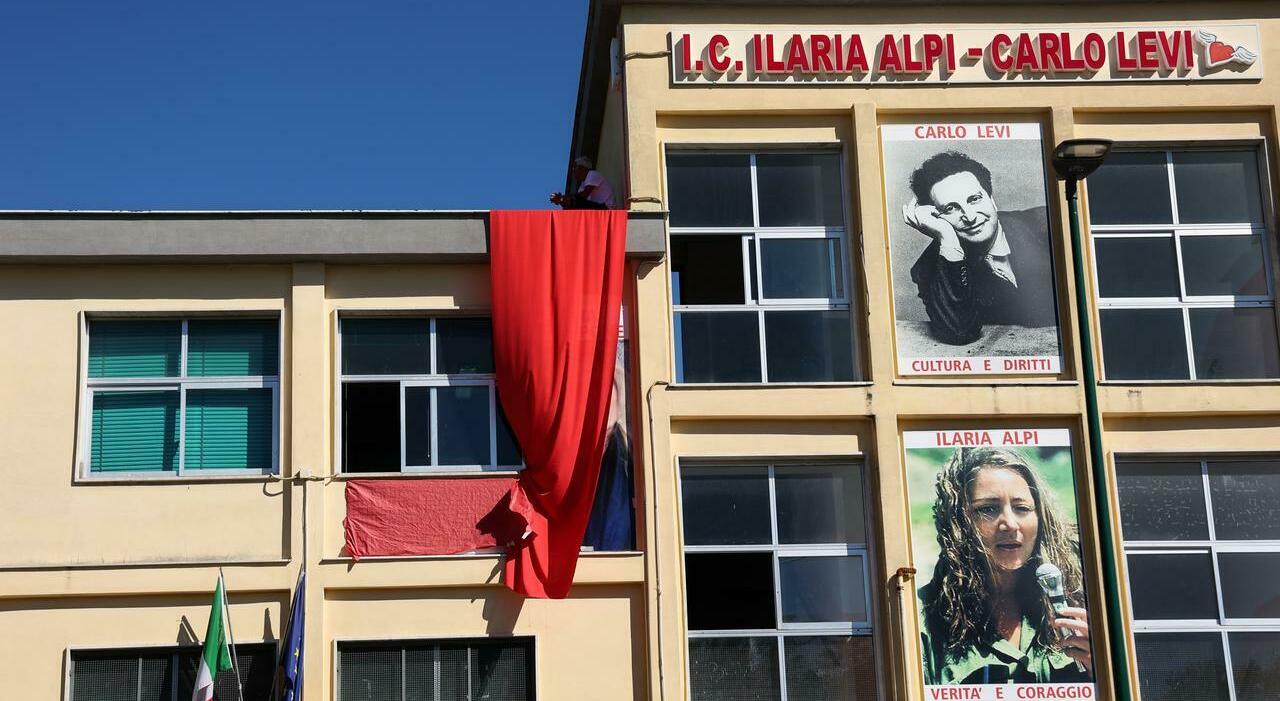 Scampia, scuola Ilaria Alpi Carlo Levi, nuova preside: «Via gli abusivi da scuola»