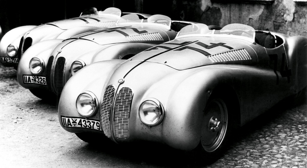 Le BMW 328 che nel 1938 presero il via alla Mille Miglia è si piazzarono ai primi 4 posti