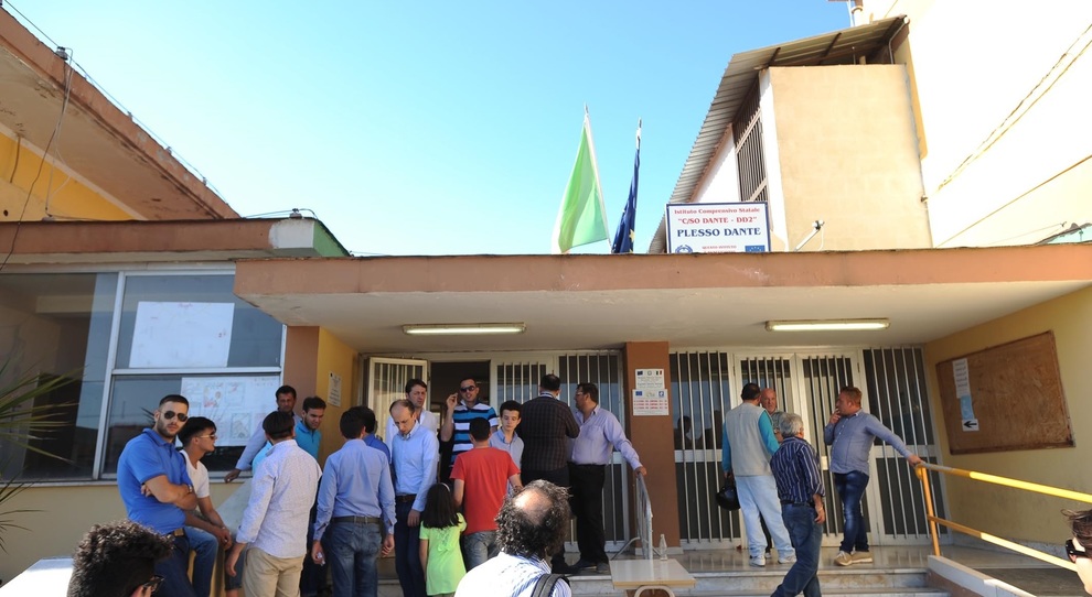 Scuola Alighieri palestra in stand by da due anni