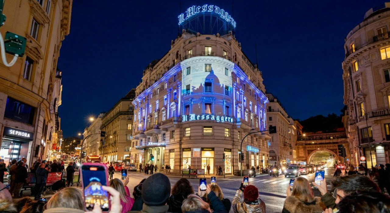 Il Messaggero illumina Roma per le festività natalizie e il Giubileo