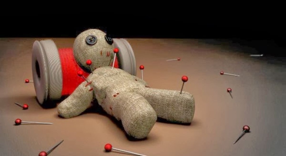 Pesaro, raccolte tremile firme online contro le bambole voodoo per bimbi