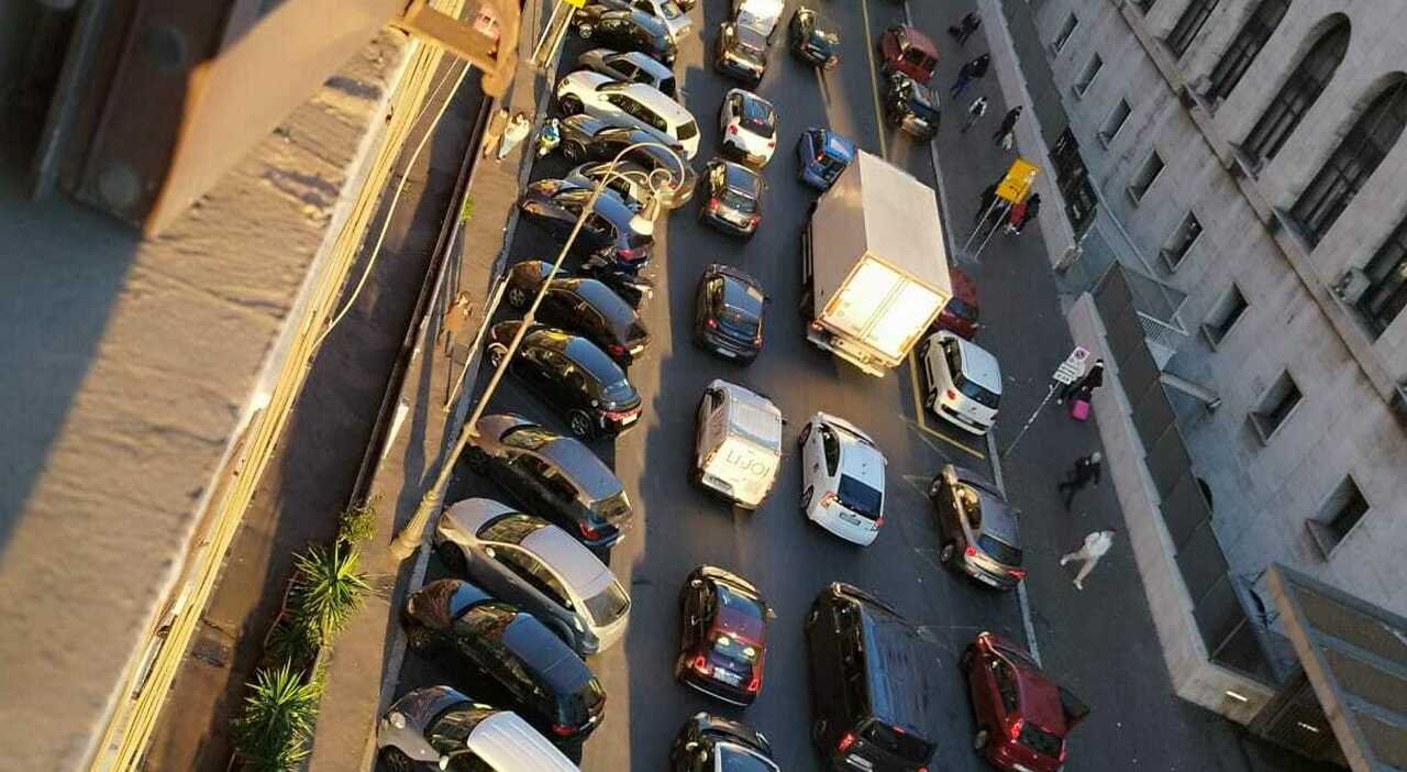 罗马城市交通混乱：新的道路规划和交通事故导致交通堵塞