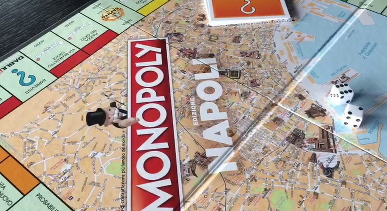 Monopoly Napoli cambia volto: il gioco da tavolo più amato al mondo torna  con tante novità