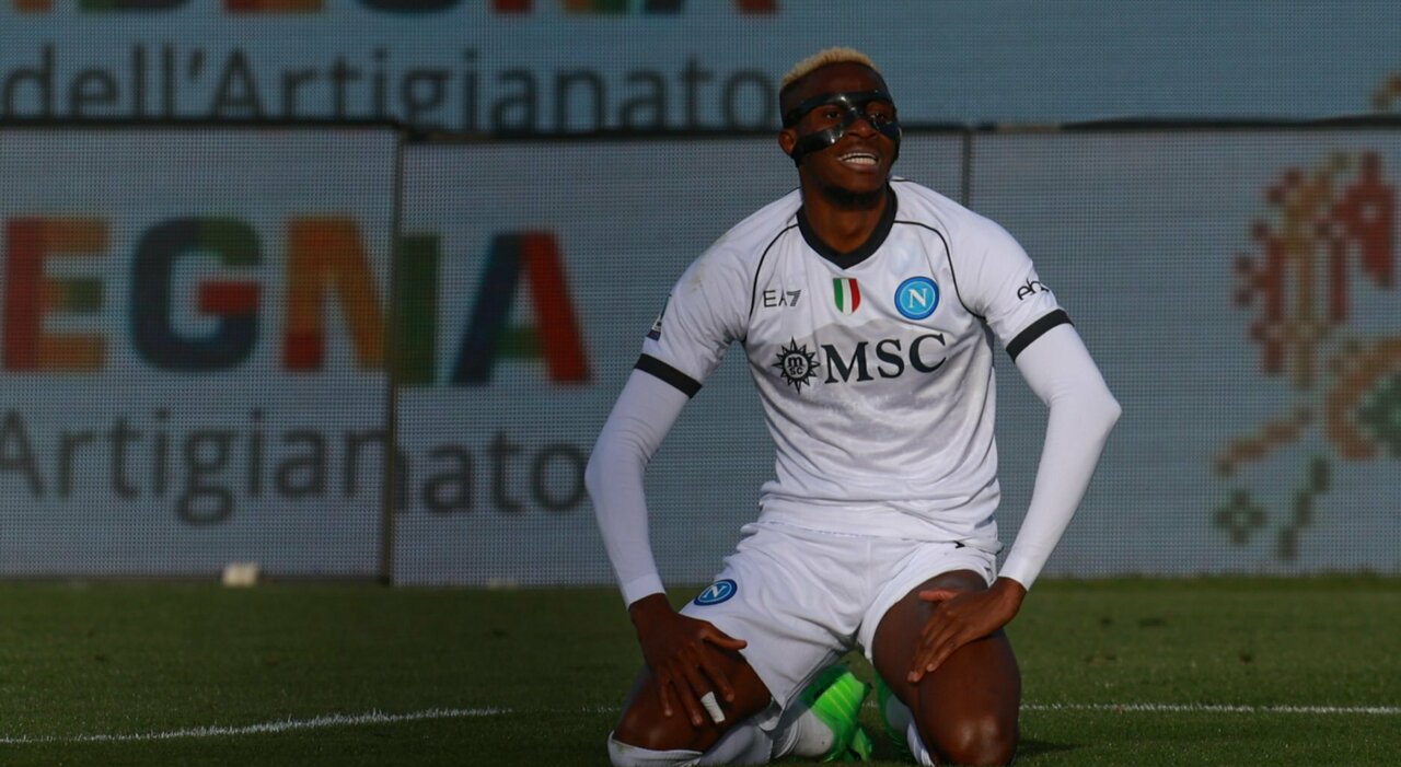 Fear for Napoli as Victor Osimhen collapses on the field during match against Cagliari