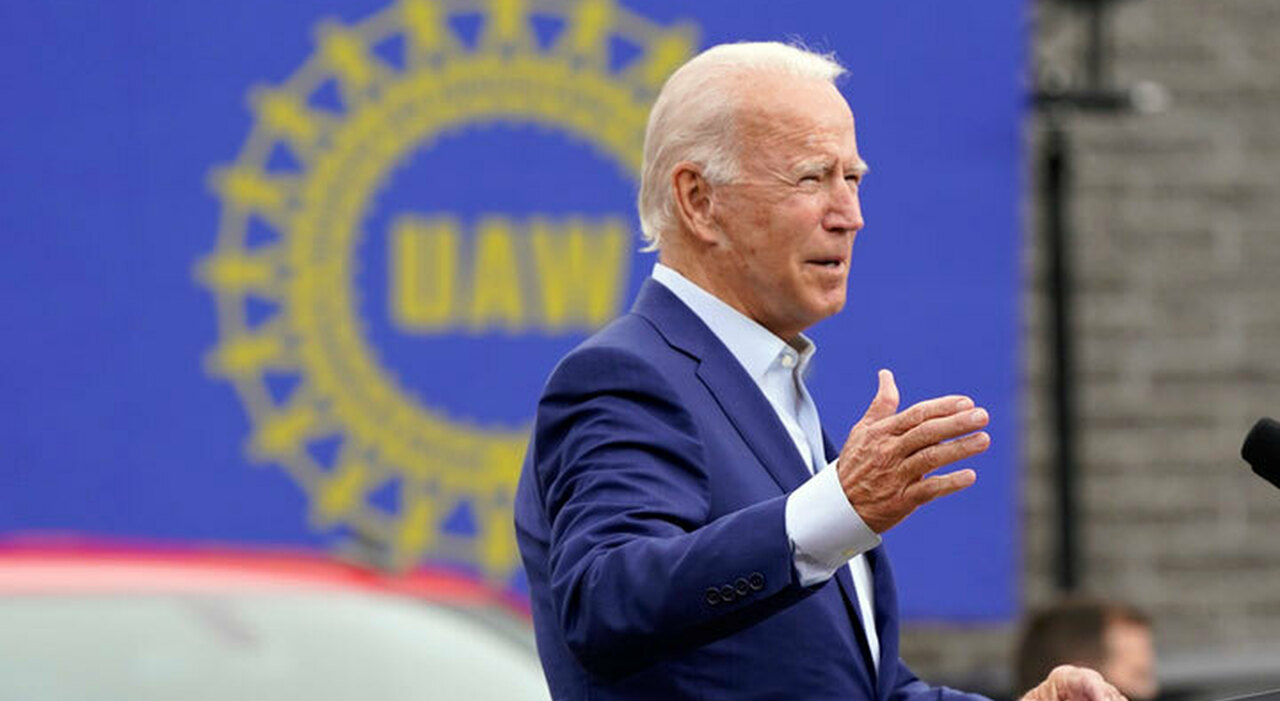 Joe Biden spezza nettamente una lancia a favore dei lavoratori di Gm, Ford e Stellantis