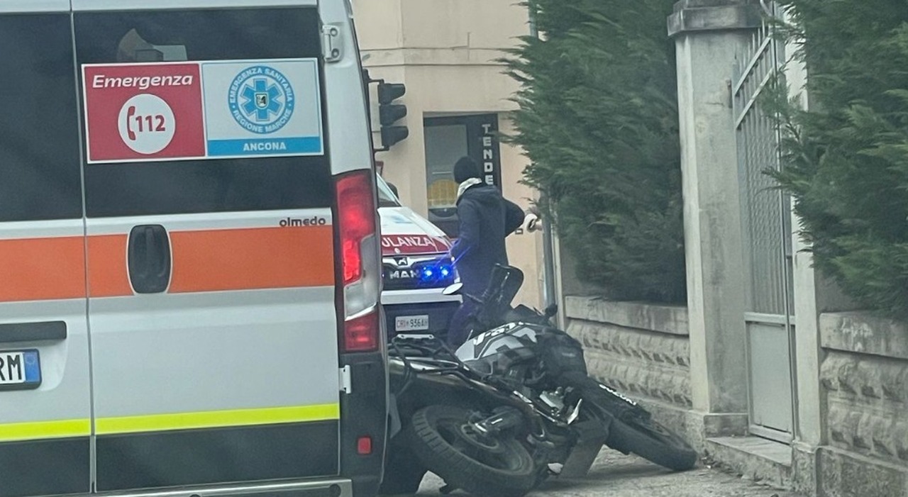 Incidente a Senigallia, moto contro auto all