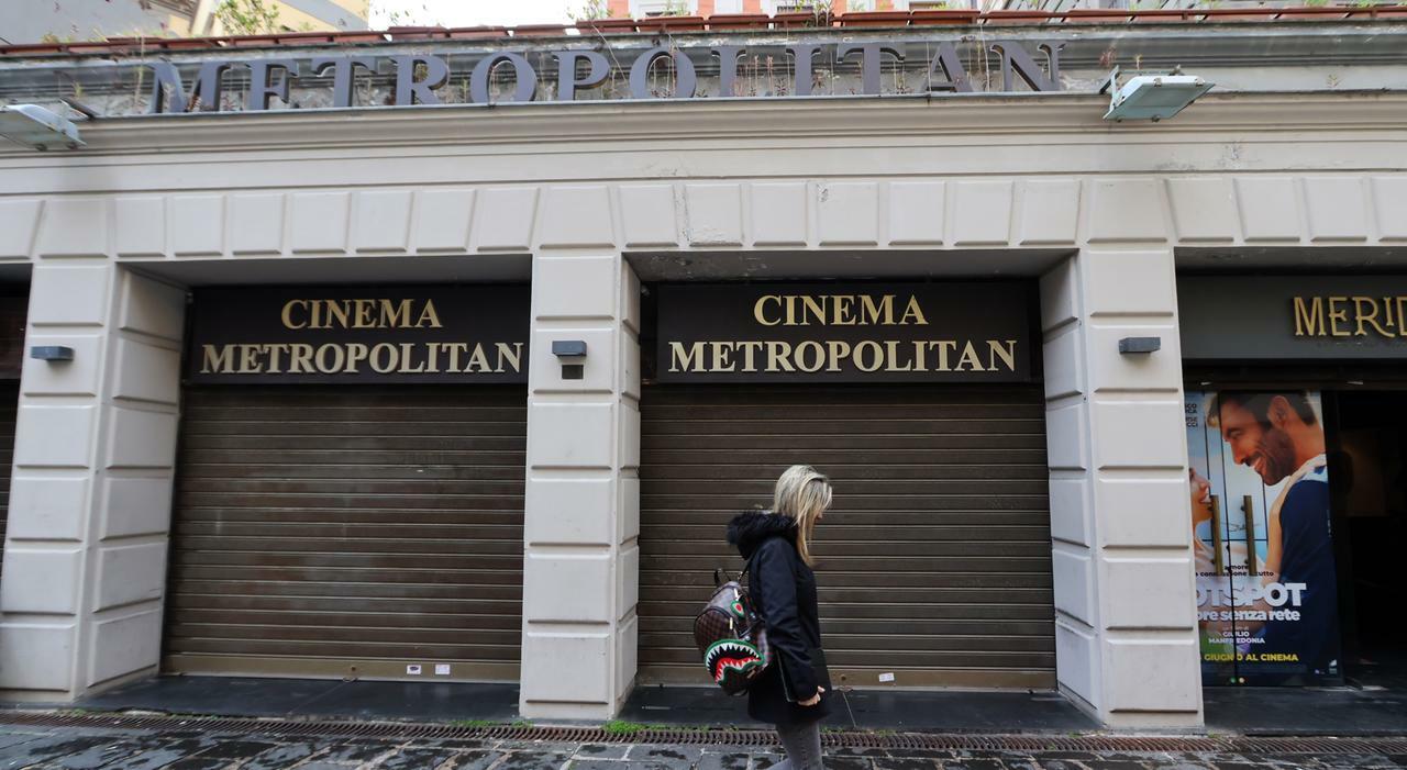 Cinema Metropolitan Napoli chiuso: «Ma resta il vincolo voluto da Sangiuliano»