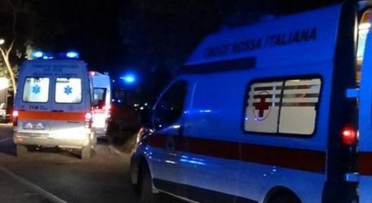 Incidente alle porte di Roma, morto un ragazzo di 19 anni. Lo schianto tra tre auto nella notte