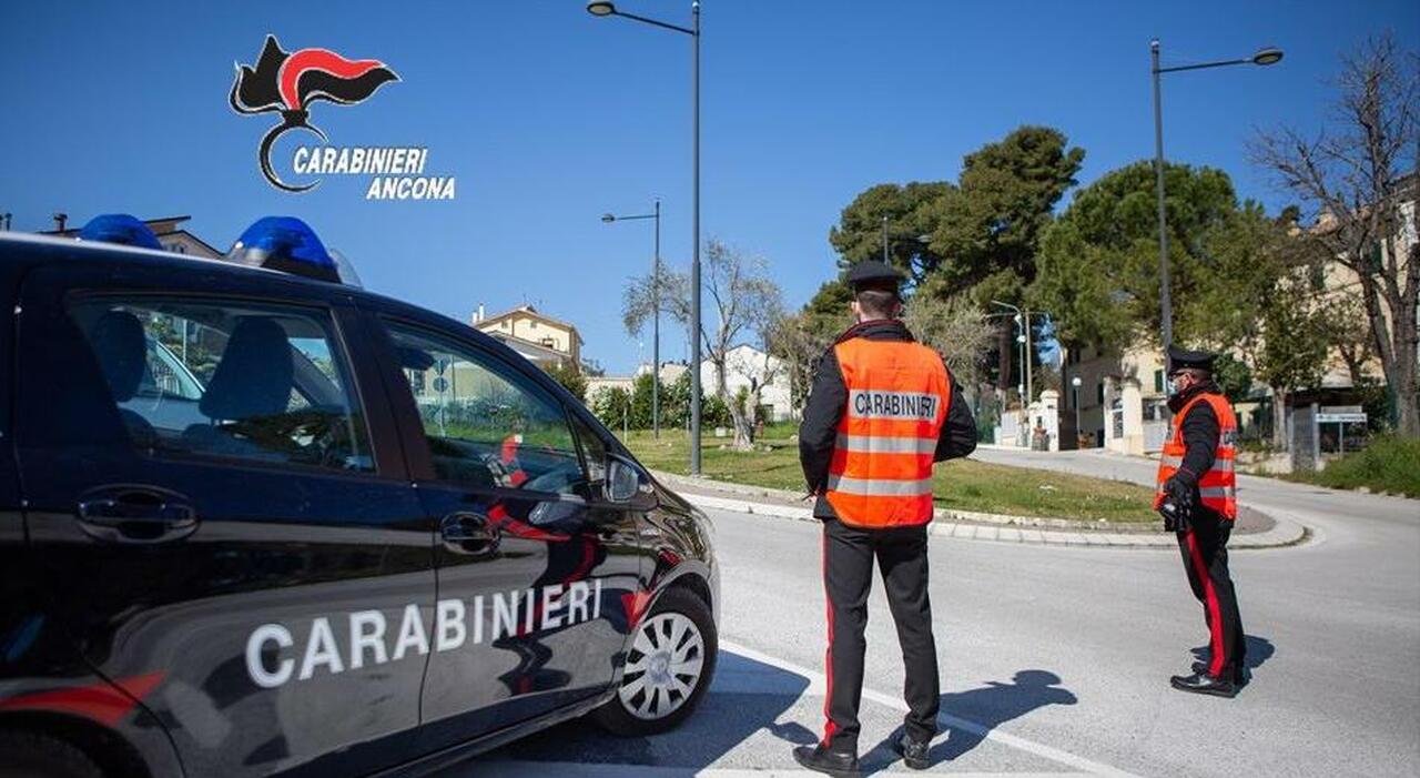 Dalle Marche alla Puglia per rifornirsi di cocaina, tre fabrianesi cercano di corrompere i carabinieri per sfuggire alla cattura