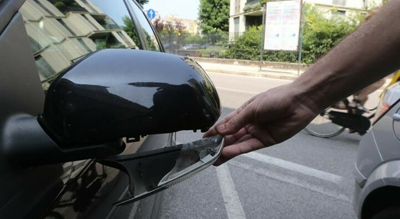 Truffa automobilistica a Roma: «Fermati, la mia auto è danneggiata!»: la vittima paga 200 euro per un inganno astuto.