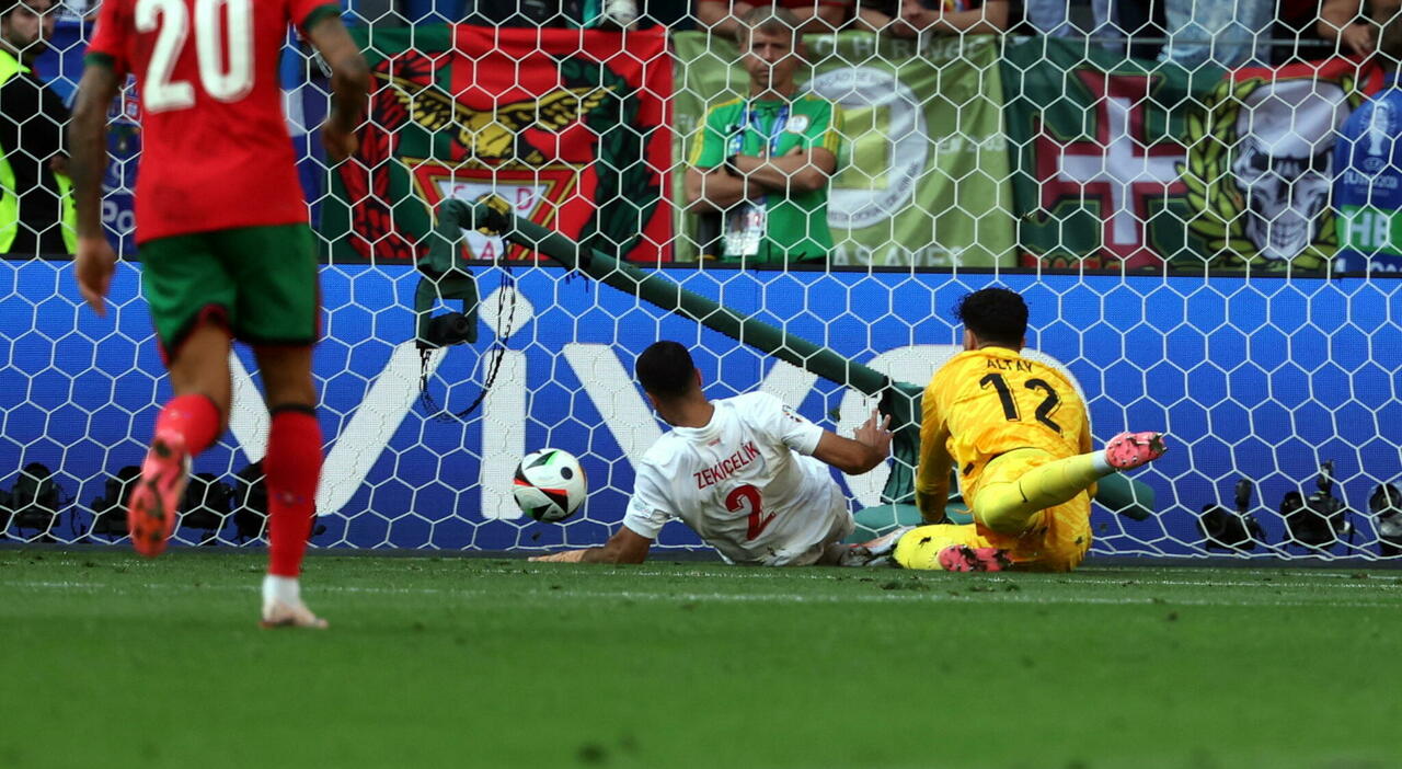 O sensacional gol contra da Turquia contra Portugal, o mal-entendido entre Cancelo e Ronaldo e depois o erro: o que aconteceu