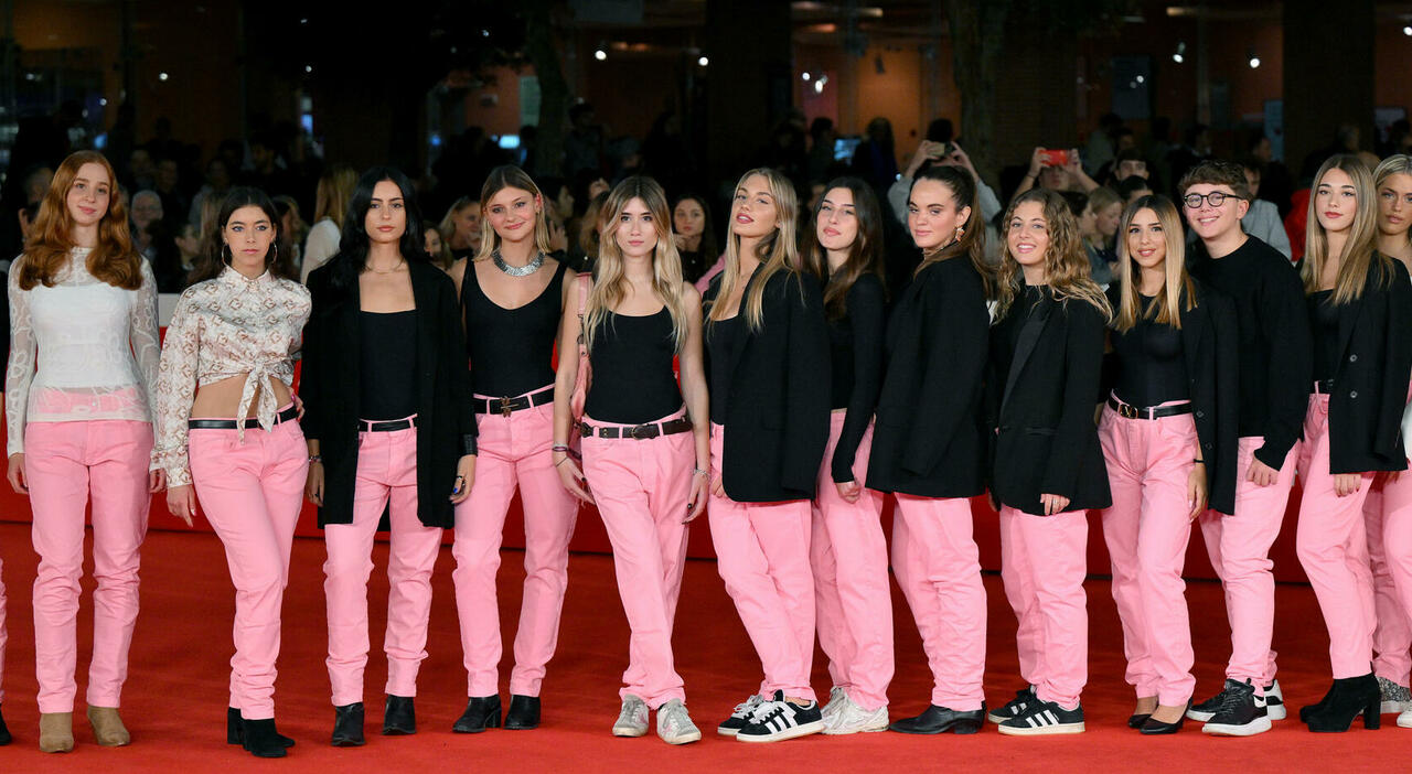 Durante la proiezione de “Il ragazzo dai pantaloni rosa” al Festival del Cinema di Roma, si segnalano insulti omofobi da parte di alcuni studenti.