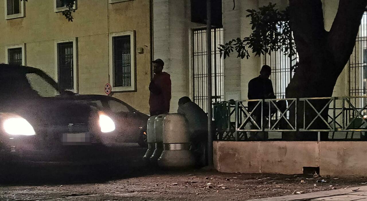 Incubo parcheggi a Lecce: pochi e pagati due volte (anche ai tanti abusivi)