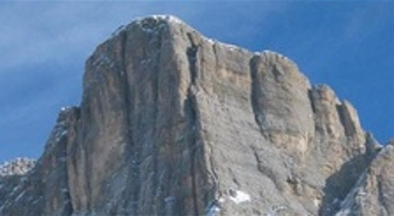 Scialpinista precipita da cima della Busazza: «Un volo di 400 metri è in codice rosso»