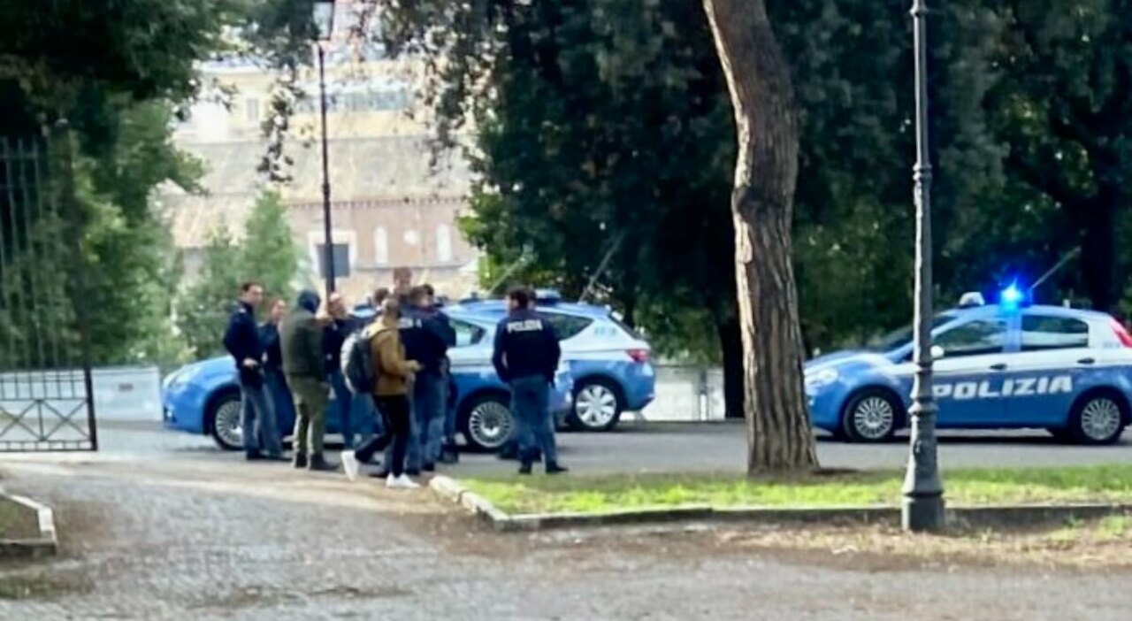 Roma, figlio portato a scuola dalla mamma che viene aggredita da un senza tetto al parco di Colle Oppio