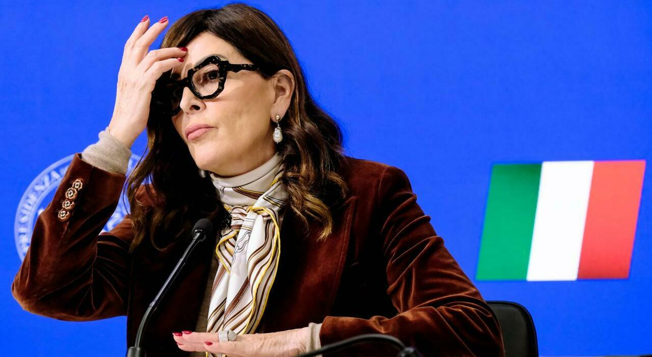 Santanchè, Meloni in pressing su La Russa: pranzo per indurla alle dimissioni. Ma la ministra: «Non lascio»