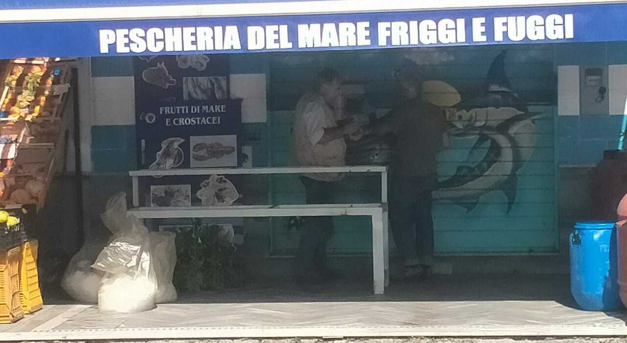 Pozzuoli, spari contro la pescheria: vendetta trasversale per punire il boss pentito - Vimarsana News