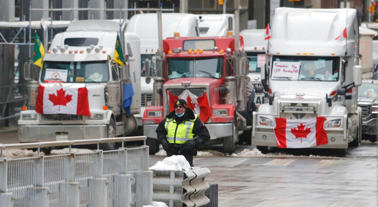 La protesta dei camionisti no vax in Canada
