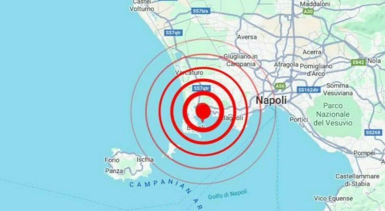 Terremoto a Napoli, nuovo sciame sismico ai Campi Flegrei: la scossa più forte con epicentro alla Solfatara