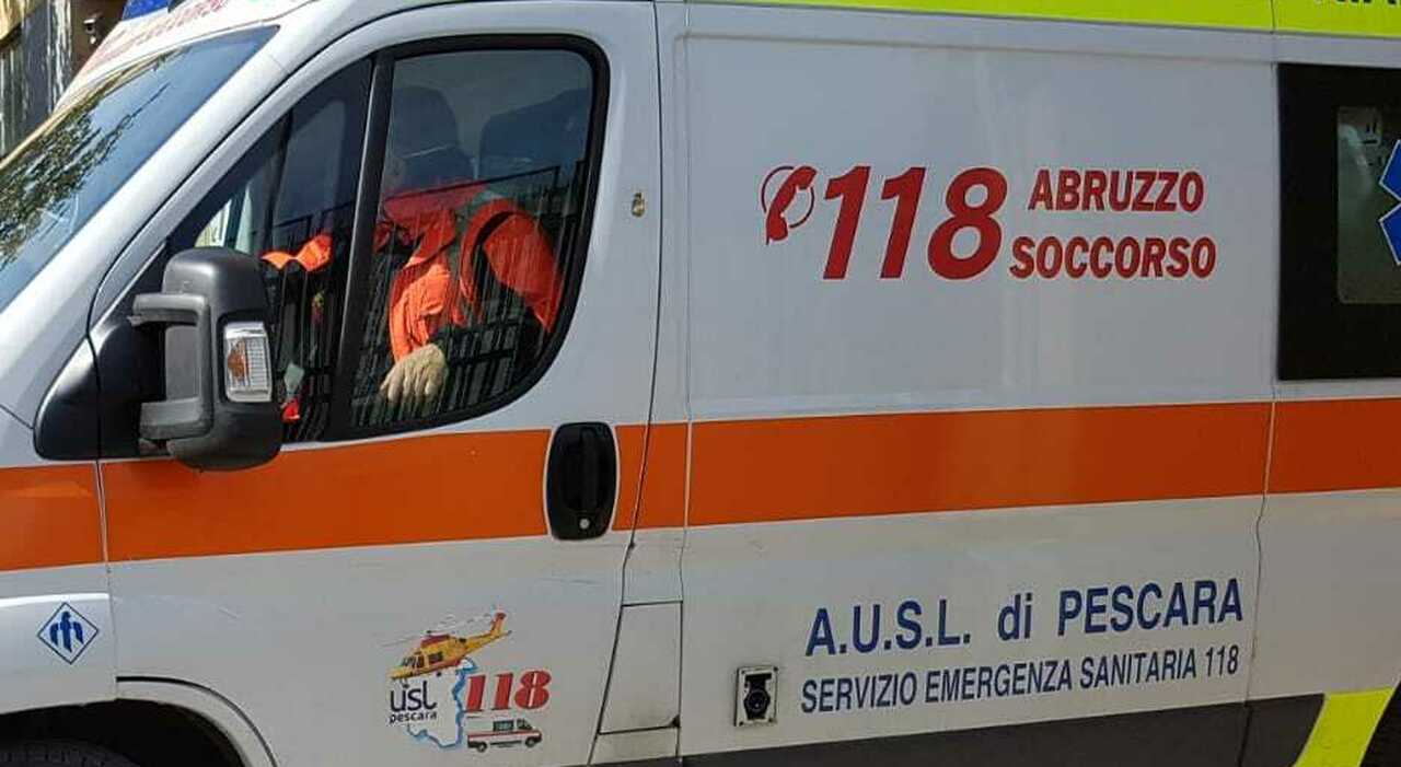 Picchiata In Auto Dal Compagno I Passanti La Strappano Dalle Mani Dell