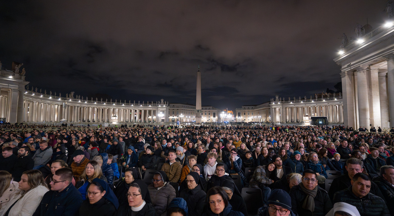 Papa Francesco, il bollettino: «Lunghi periodi di ossigenoterapia ad alti flussi». Come sta dopo la crisi (isolata) di broncospasmo