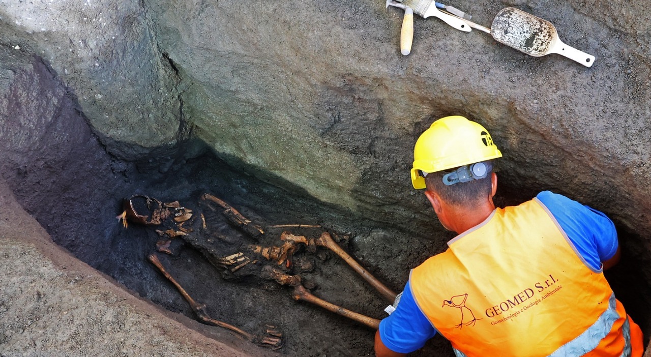 Pompei, scoperta necropoli pre romana durante i lavori alla Circum