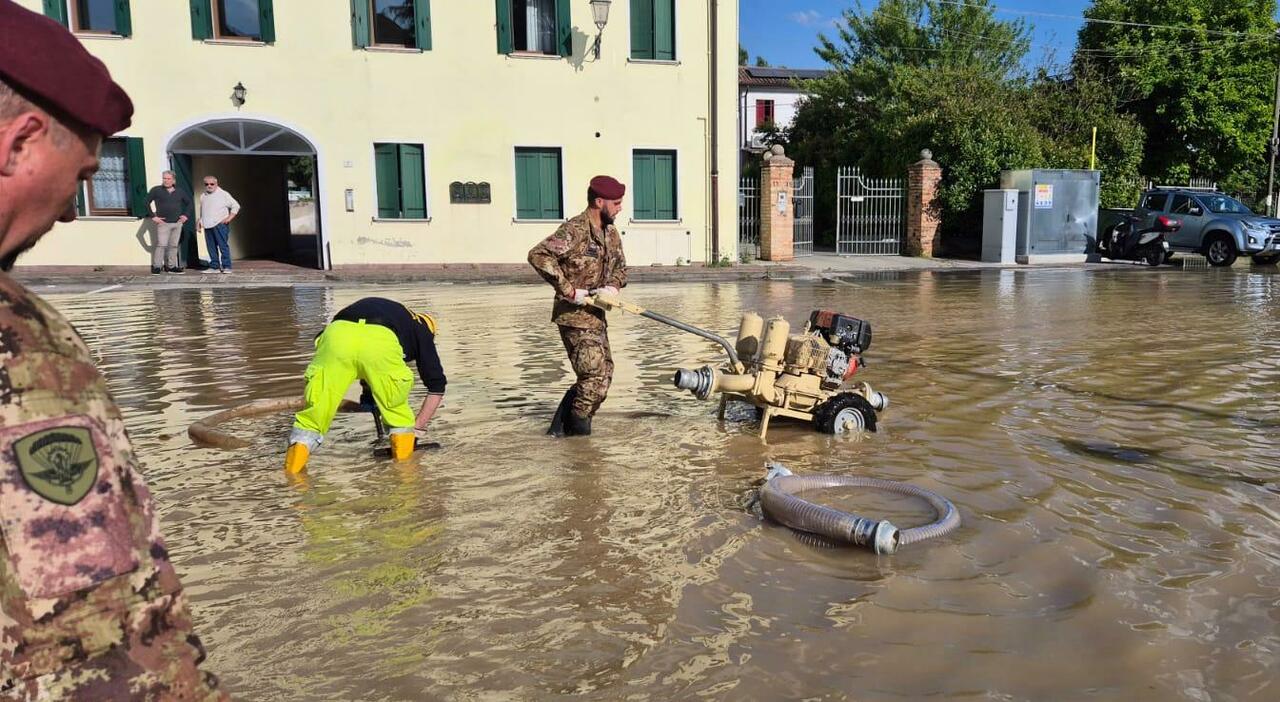 Maltempo in Veneto, fiumi pieni, da stasera nuova allerta pioggia. «Idrovore limitate al 50%»