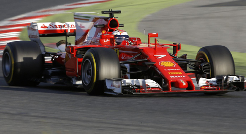 La Ferrari di Raikkonen ha chiuso il secondo giorno di test a Barcellona al comando