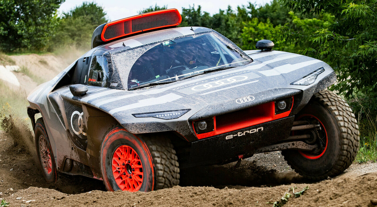 La RS Q E-tron è il prototipo elettrico ad autonomia estesa con il quale Audi parteciperà al suo primo Dakar Rally che si terrà dal 2 gennaio 2022 in Arabia Saudita