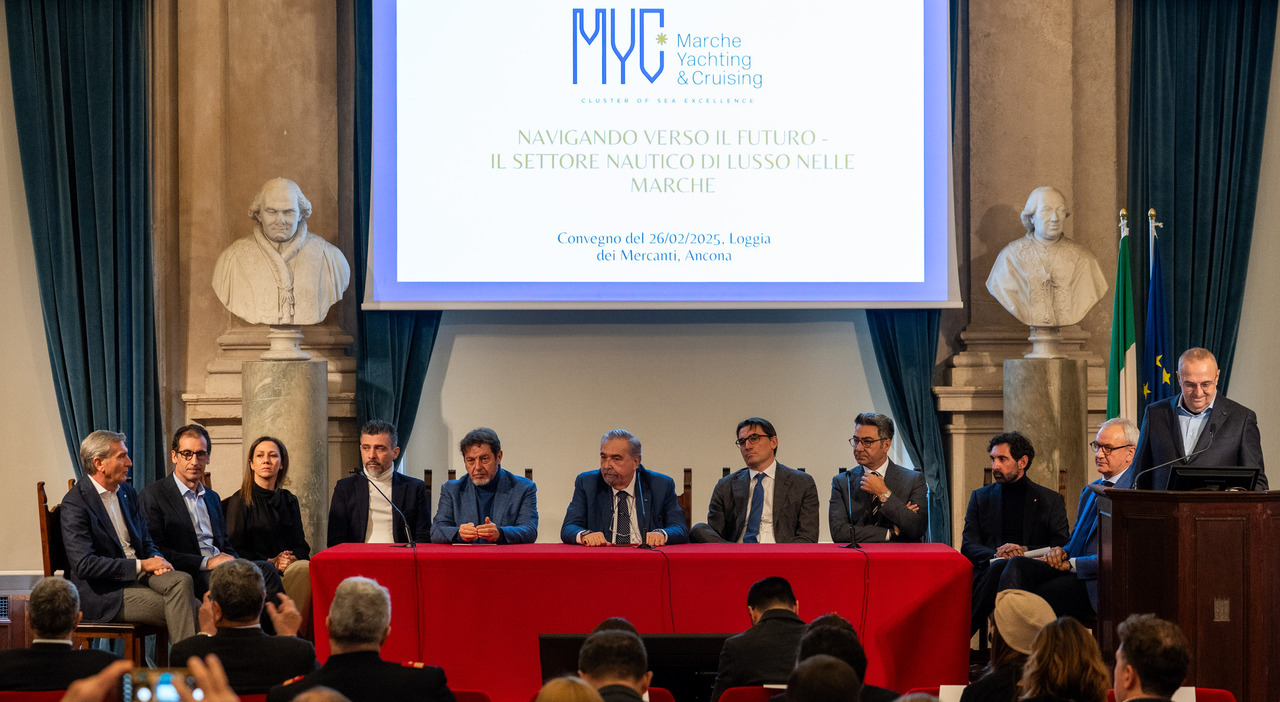 Un momento del convegno “Navigando verso il futuro il settore nautico di lusso nelle Marche”