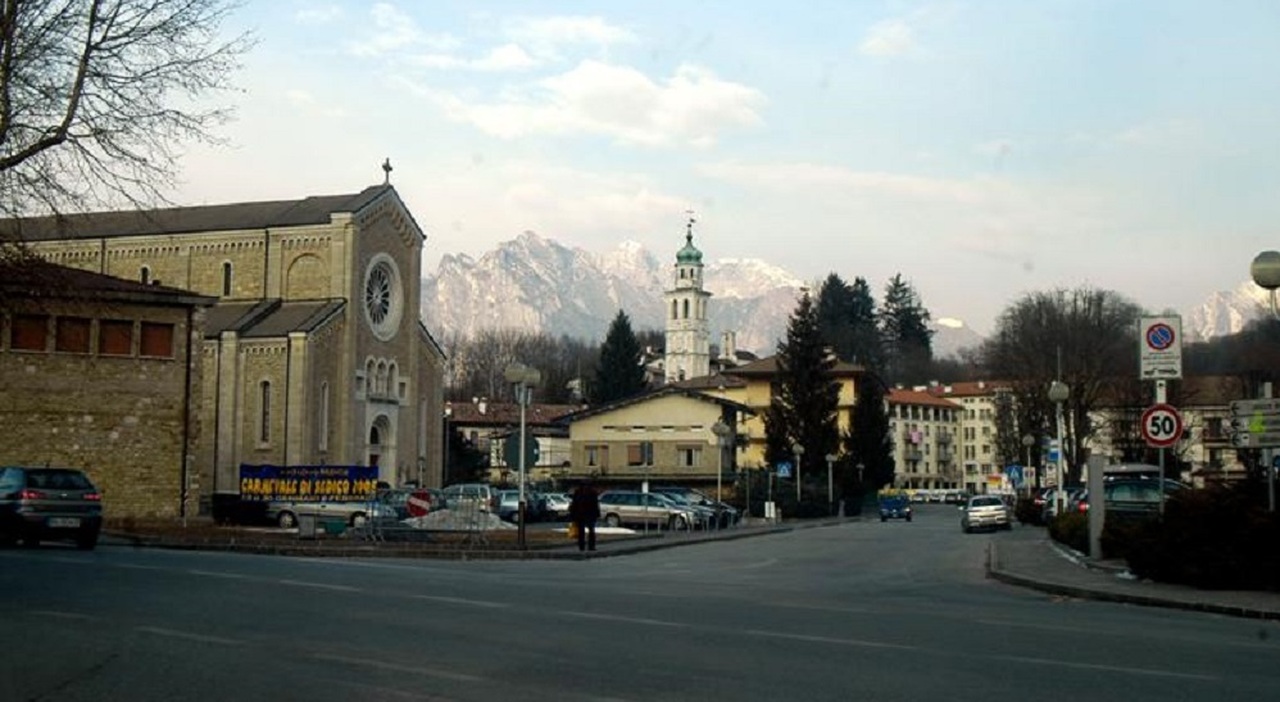 Chaos in Belluno: Brawl Breaks Out in Piazza della Vittoria - Archysport