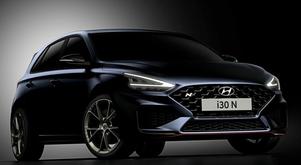 Una delle prime immagini della nuova Hyundai I30 N