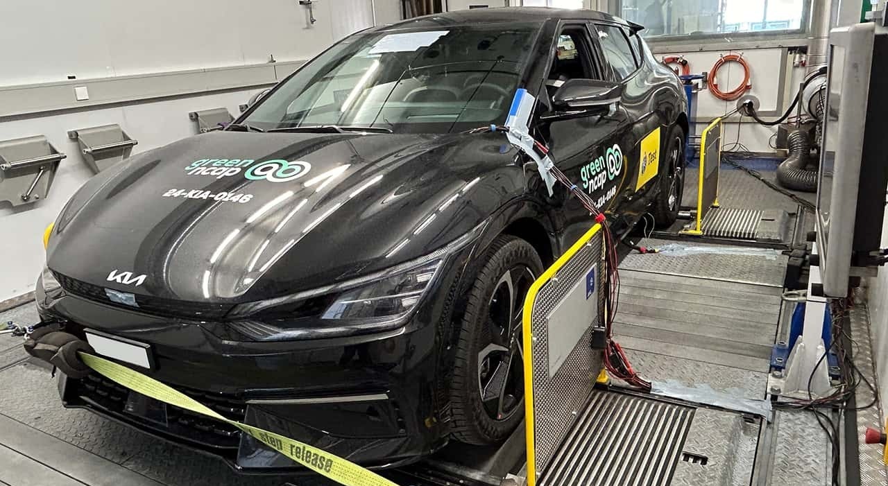 Un test sulla sicurezza alla Kia EV6