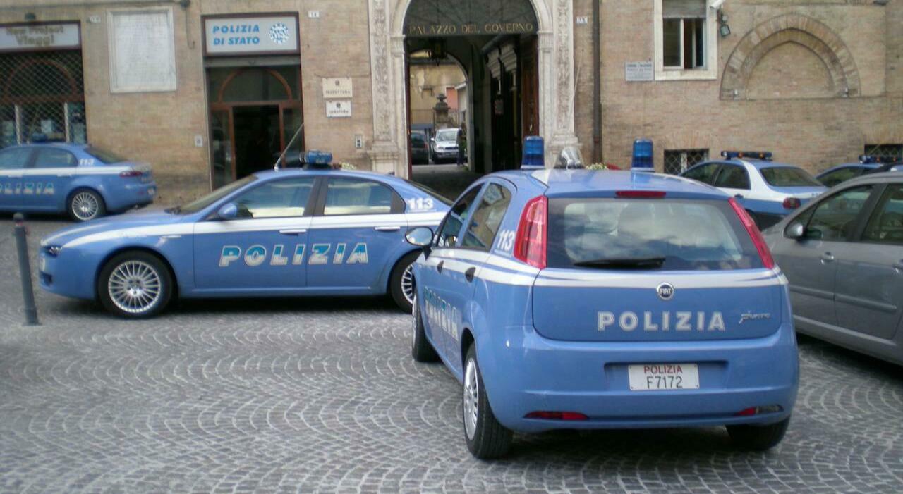 macerata studente di 15 anni prende di mira un prof e gli squarcia per quattro volte le gomme dell auto denunciato da Corriereadriatico.it macerata studente di 15 anni prende di mira un prof e gli squarcia per quattro volte le gomme dell auto denunciato