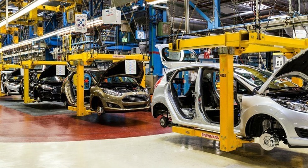 Istat, crolla produzione auto: ad aprile -17,1%. Nei primi quattro mesi -14,7%