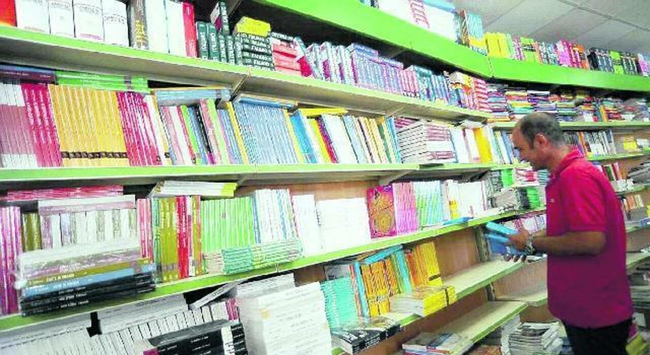 Scuola, contro il caro libri 13 milioni dalla Regione: il finanziamento destinato alle famiglie disagiate