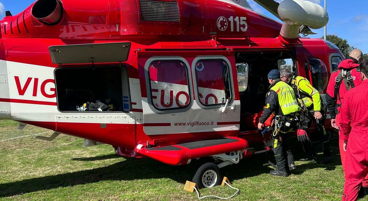 Salvataggio in Grande Stile: Elicottero e Vigili del Fuoco Al Servizio dell’Emergenza!