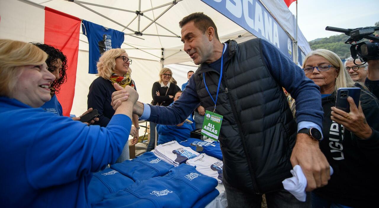 Roberto Vannacci a Pontida: «La tessera della Lega? Vedremo. La cittadinanza italiana è quella ereditata dai nonni sul Carso»