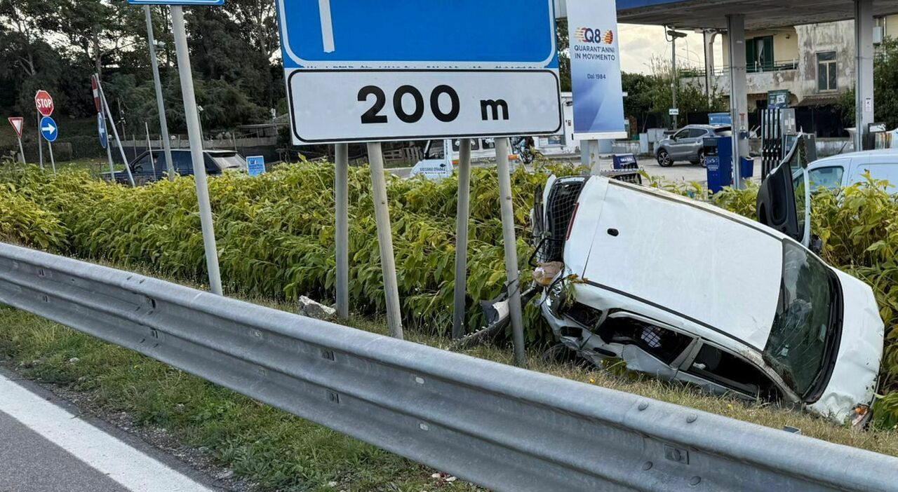 Giugliano, sorpresi a rubare fuggono dai carabinieri ma causano incidente con feriti