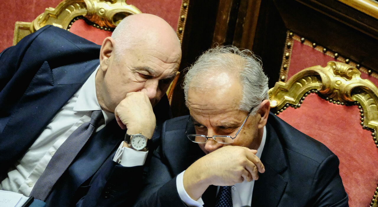 Nordio sul caso Almasri: «Pasticcio Cpi, non sono un passacarte». Renzi: «Torturatore riportato in Libia con il tricolore». Schlein e Conte: «Meloni doveva essere in aula»