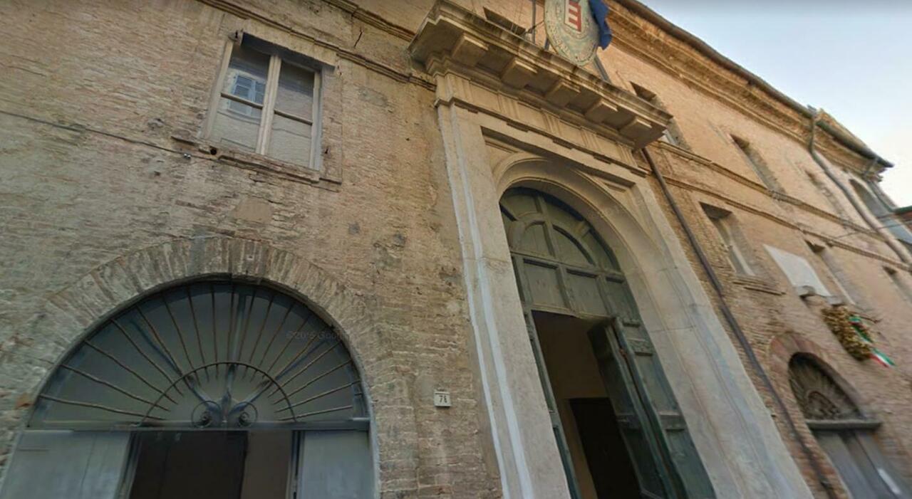 Autovelox, sindaco di Fano querelato per le multe: «Il Comune non si adegua alla Cassazione». Ricorsi a raffica