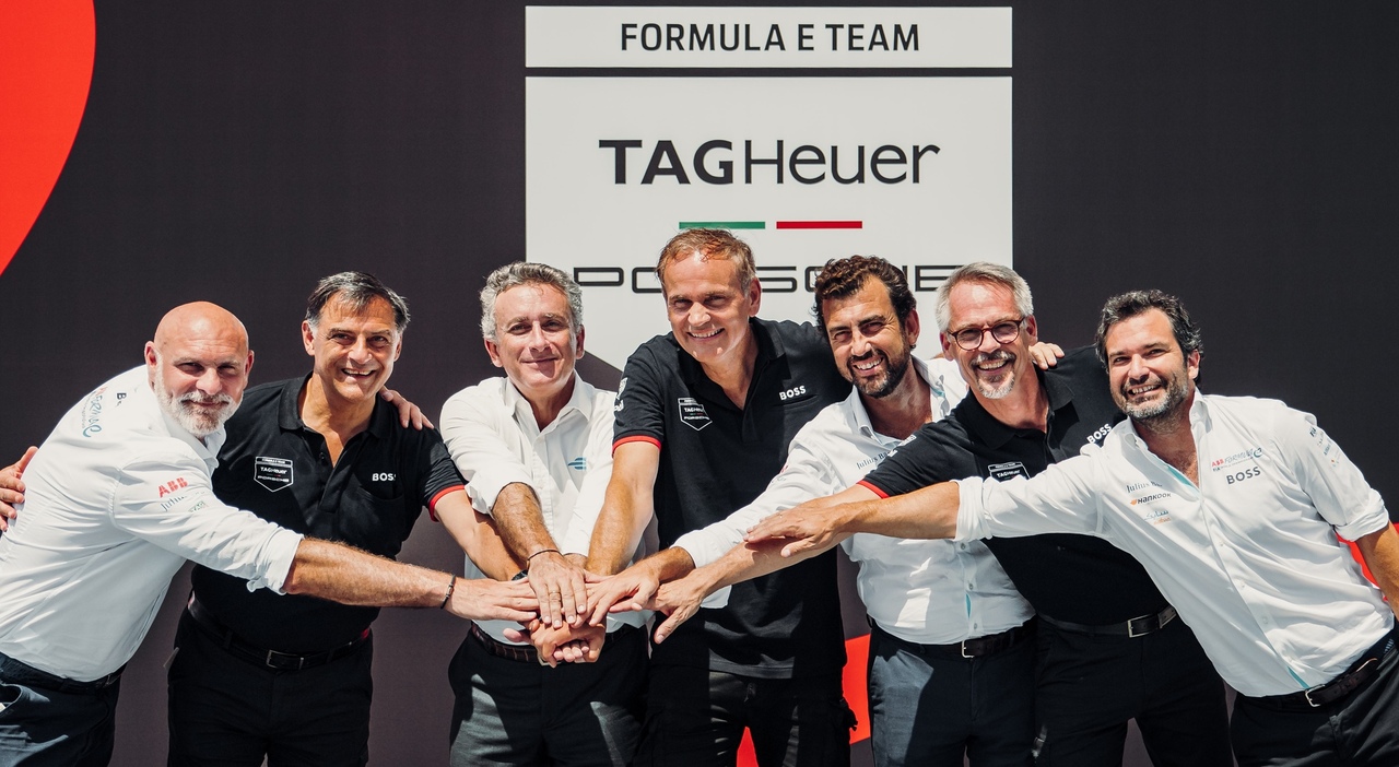 Thomas Laudenbach, numero uno della divisione Motorsport di Porsche con tutto il team di FE