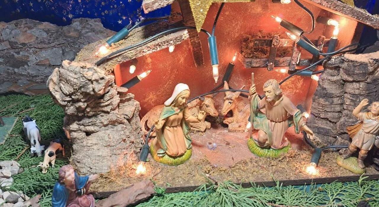 Jesi, rubata la statuina del Bambinello all?ospedale. Presepe nel mirino per il secondo anno di fila