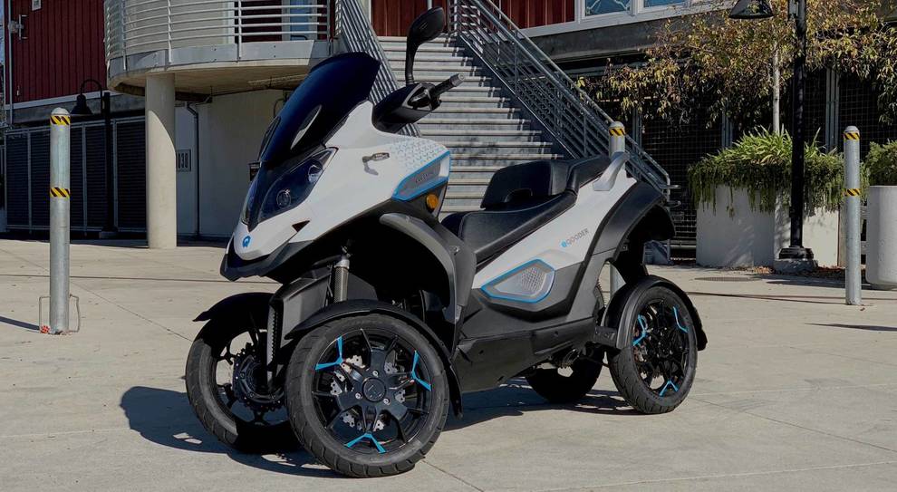E-Qooder, il primo veicolo a 4 ruote, che unisce il mondo delle auto con quello delle motociclette, completamente elettrico
