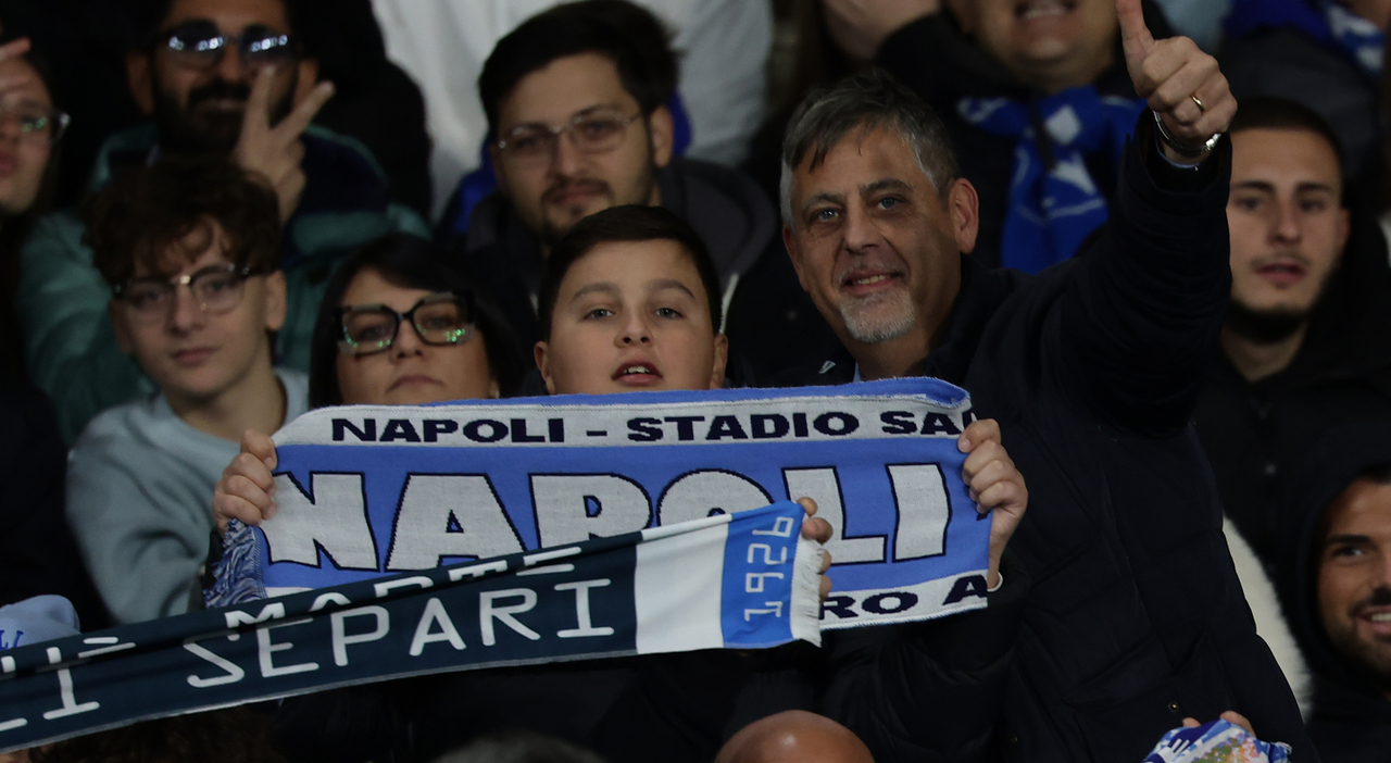 Inedito Pino Daniele, «Again» risuona al Maradona prima di Napoli Roma: «Quello che conta siamo noi»