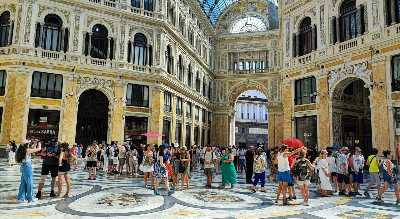 Galleria Umberto di Napoli: ok della Soprintendenza ai lucchetti