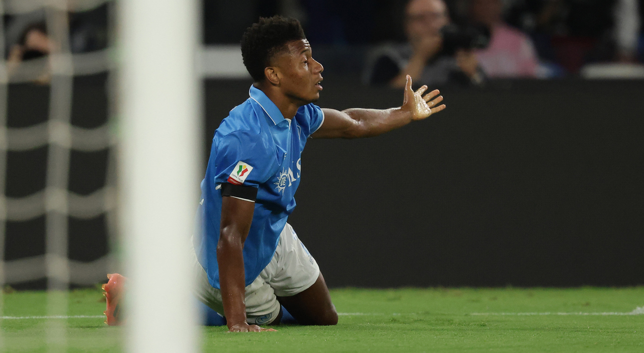 Napoli Palermo 5 0 in cinque meme: la partita baby shower, Ngonge Neres da pallone d?oro