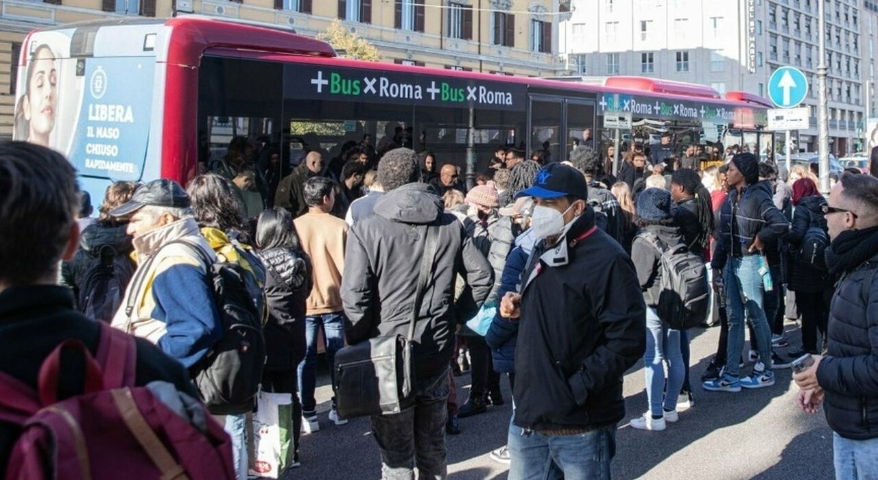 Atac modifica horarios de autobuses para minimizar las molestias a los estudiantes