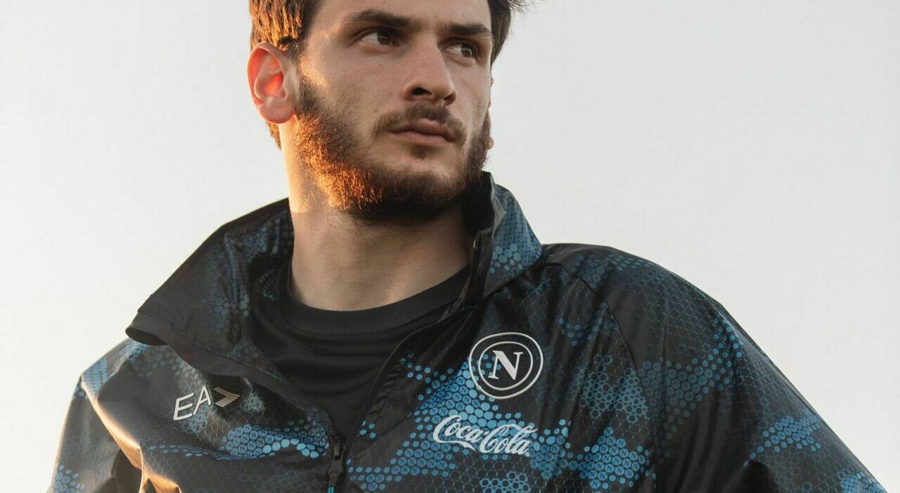 Le Napoli présente son nouveau kit d'entraînement pour la saison 2024/2025